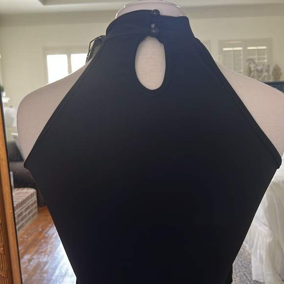 NWT Carole Little Black High Cut in Neck Ruffle Flattering Top Sleeveless Size S - Picture 4 of 5